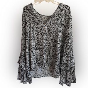 SHEIN | Black & White Floral Long Bell Sleeve Top Size 3X
